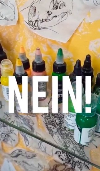 Sind bunte Tattoos verboten?